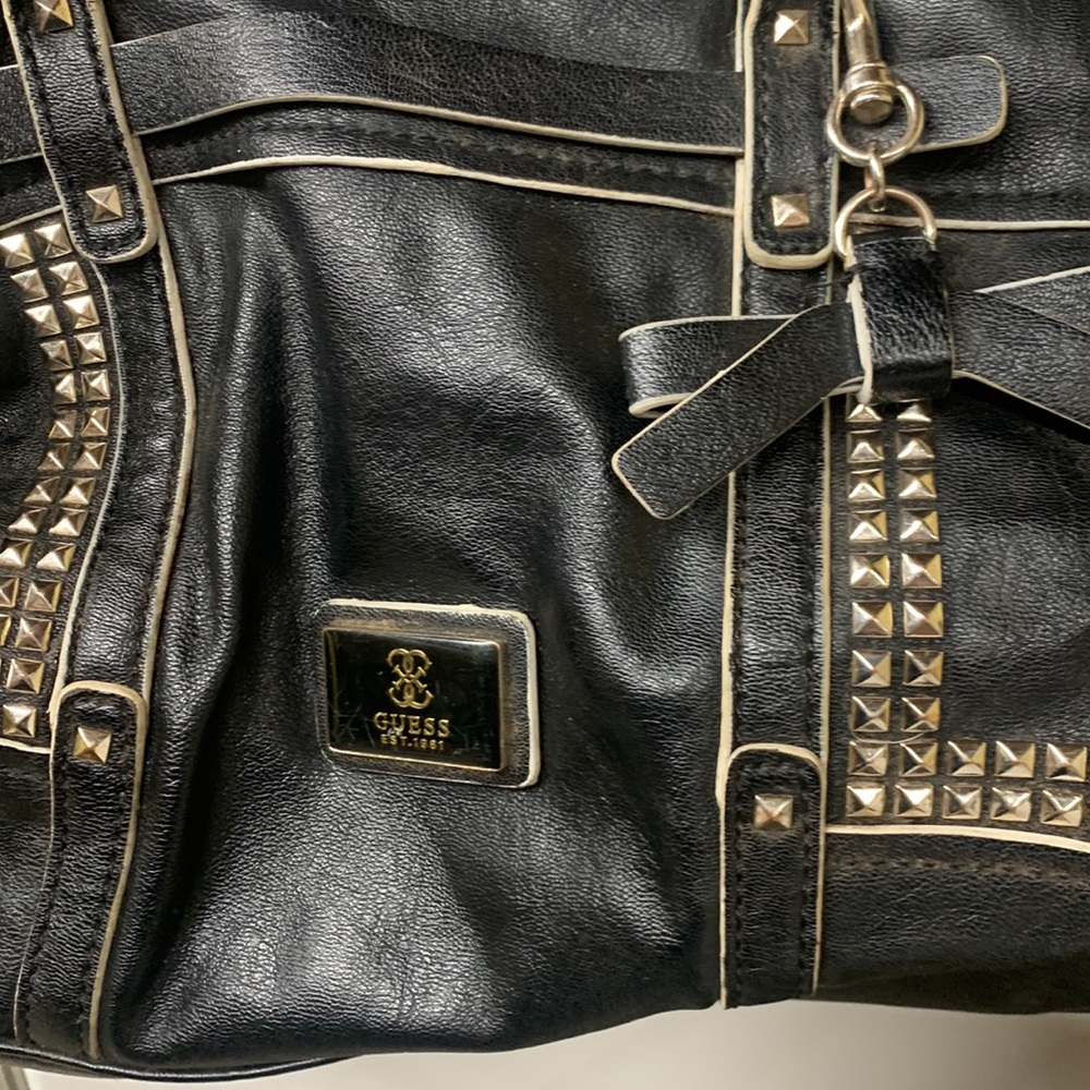 Guess purse - Picture 4 of 6